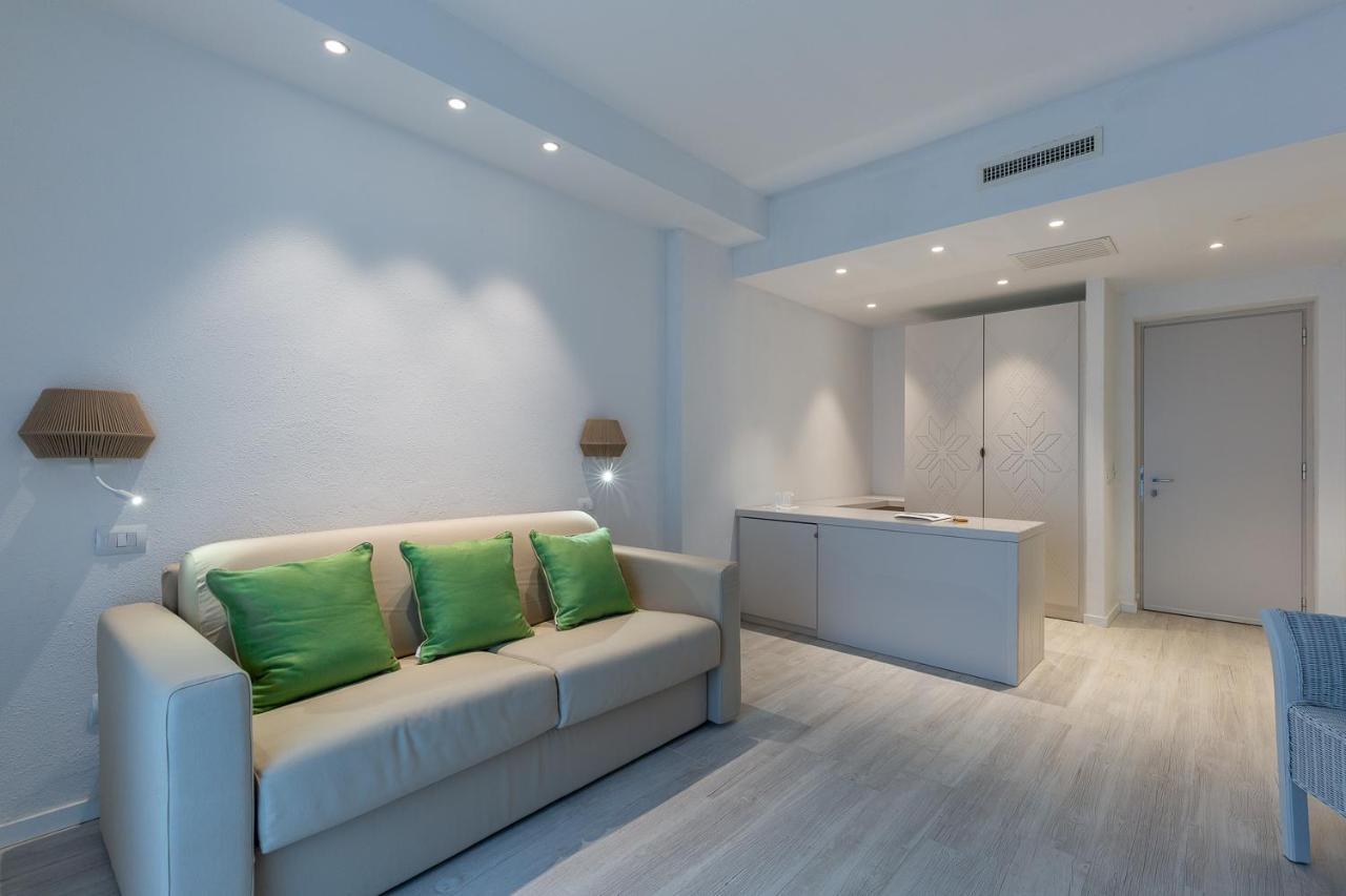 Hotel Flamingo Santa Margherita di Pula Buitenkant foto